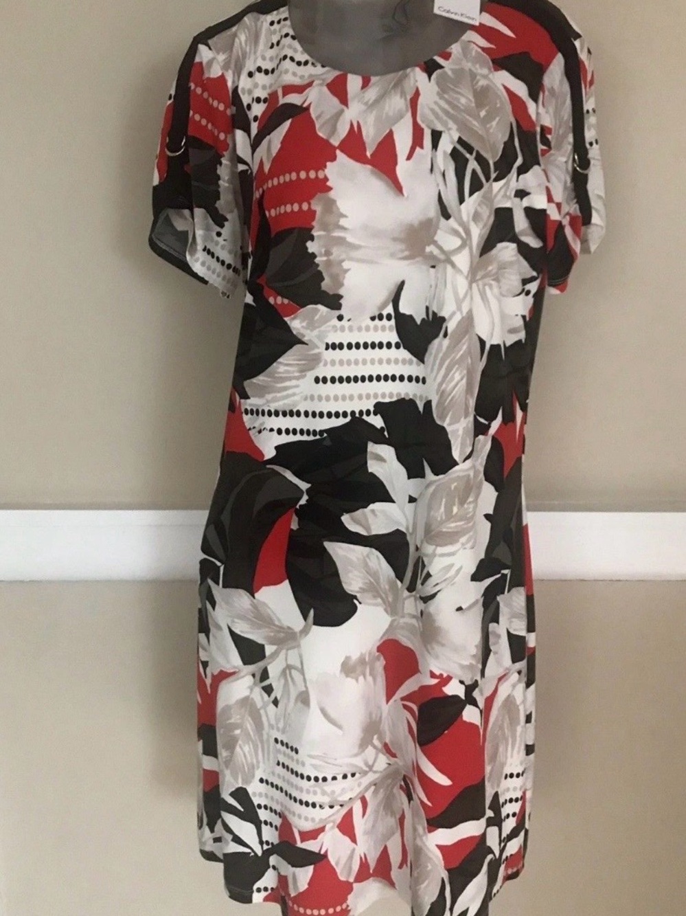 NWT Calvin Klein Red Black Cream Floral Shift Dress Lined Sleeve Detail Small